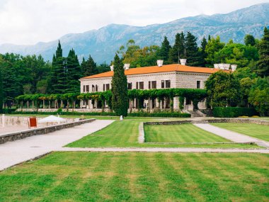 Güzel romantik açık görünümü ile eski lüks Villa Milocer Ho