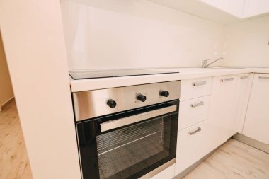 Mutfakta fırın. Fırın fırın ile. Apa mutfakta