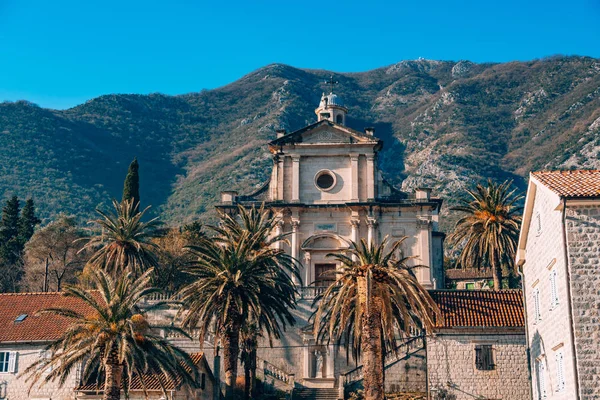 Prcanj, Montenegro Teluk Kotor. Gereja Kelahiran t — Stok Foto