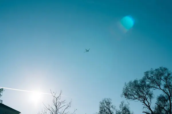 Plane in the sky — Stock Photo, Image