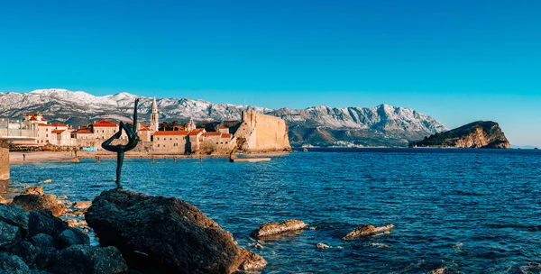 A szobor táncos, balerina, Budva — Stock Fotó