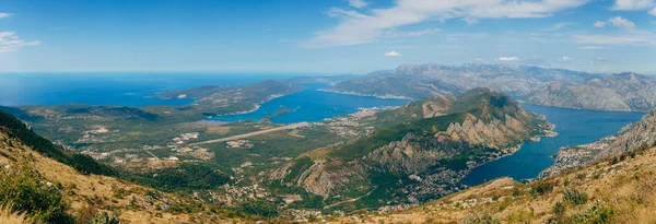 Bucht von Kotor von den Höhen. Blick vom Berg Lovcen auf die Bucht — Stockfoto