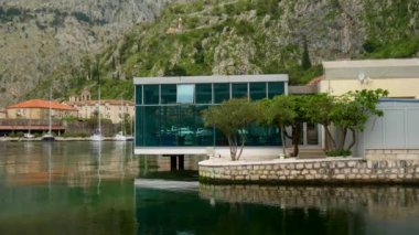 Su Cafe. Kotor Körfezi Kotor, Karadağ Cafe.