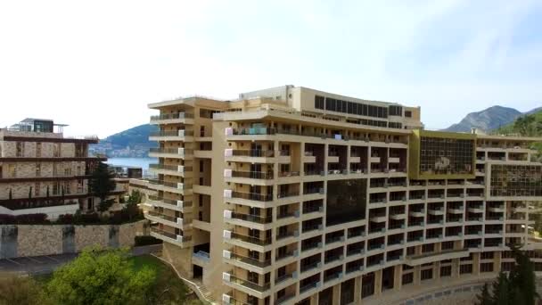 Hotel de luxo Dukley complexo em Budva, Montenegro. Tiro com — Vídeo de Stock