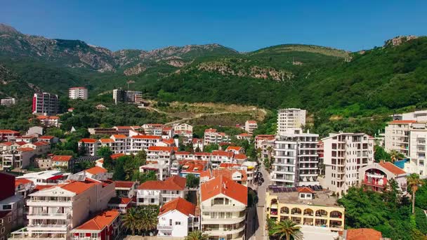 Villa in der Nähe des Meeres im Dorf rafailovici, Montenegro. ae — Stockvideo