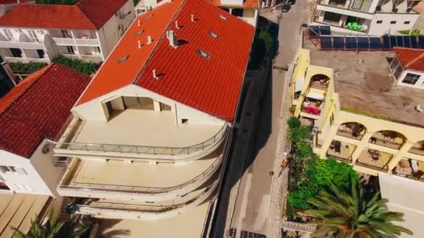 Villa Rafailovici, Karadağ Köyü denize yakın. AE — Stok video