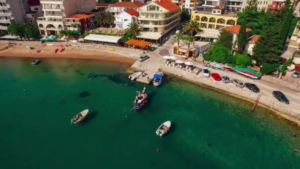 Bosättningen Rafailovici, Budva Riviera, Montenegro. Kusten av — Stockvideo