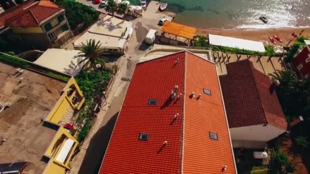 Villa près de la mer dans le village de Rafailovici, Monténégro. Ae ! — Video