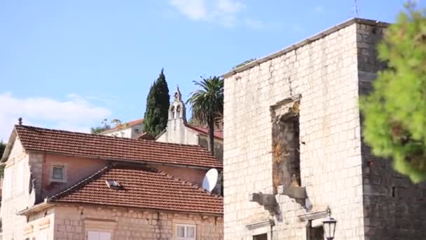 Staré městečko Perast na břehu zálivu Kotor, Černá Hora. Th — Stock video