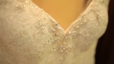 Gelinler elbise, yakın çekim. Bri gelinlik ayrıntılarını