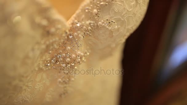 花嫁のドレス、クローズ アップ。Bri のウェディング ドレスの詳細 — ストック動画