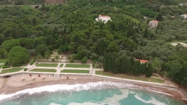 Der Park milocer, Villa, Strand Königin. in der Nähe der Insel sveti stefan — Stockvideo