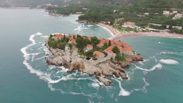 Sveti stefan island, Luftaufnahmen. Montenegro — Stockvideo