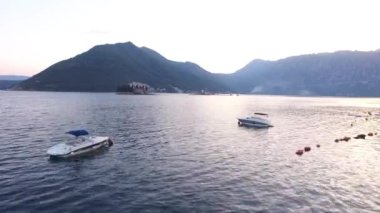 Gospa Adası Kotor Koyu'ndaki, Karadağ Skrpjela od. Hava s