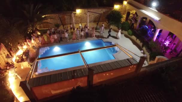 Party na basenie. Fotografowania z powietrza, z drone, antenowe — Wideo stockowe