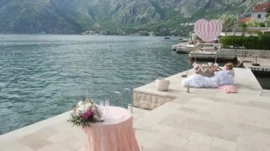 Düğün süslemeleri. Balon. Photozone. Düğün töreninde