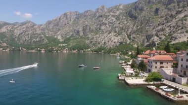 Kotor Körfezi bota. Karadağ, Adriyatik su