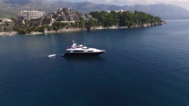 Deniz, hava fotoğrafçılığı dron, Budva yakınındaki Dukley G yat