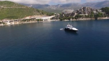 Deniz, hava fotoğrafçılığı dron, Budva yakınındaki Dukley G yat