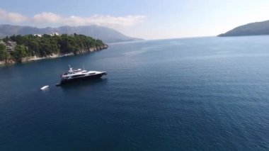 Deniz, hava fotoğrafçılığı dron, Budva yakınındaki Dukley G yat