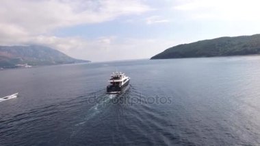 Deniz, hava fotoğrafçılığı dron, Budva yakınındaki Dukley G yat