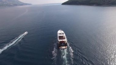 Deniz, hava fotoğrafçılığı dron, Budva yakınındaki Dukley G yat