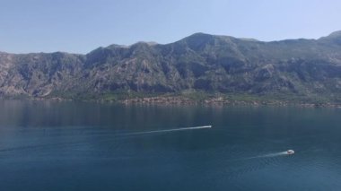 Kotor Körfezi bota. Karadağ, Adriyatik su