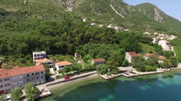 Terrenos en venta en Montenegro. Hotel junto al mar. La ciudad de Prcan — Vídeo de stock