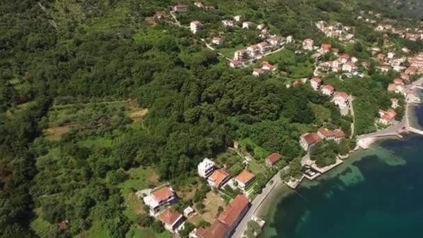 Tanah untuk dijual di Montenegro. Hotel oleh laut. Kota Prcan — Stok Video