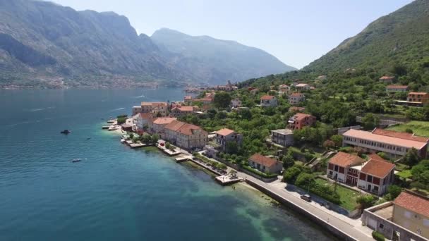 Terrenos en venta en Montenegro. Hotel junto al mar. La ciudad de Prcan — Vídeos de Stock