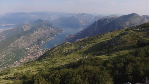 Fjärden av Kotor från höjderna. Visa från Mount Lovcen Bay — Stockvideo