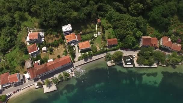 Földterület-eladásra, Montenegró. Szálloda a tenger mellett. A város Prcan — Stock videók
