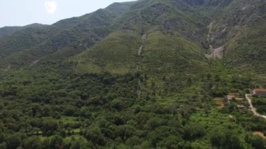 Karadağ'daki Satılık Arsa. Otel deniz kenarında. Prcan şehir