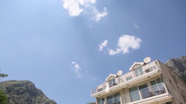 Dağlarda Villa. Karadağ, Kotor Körfezi. Çekim