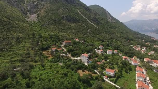 在黑山出售土地。在海边一家酒店。Prcan 镇 — 图库视频影像