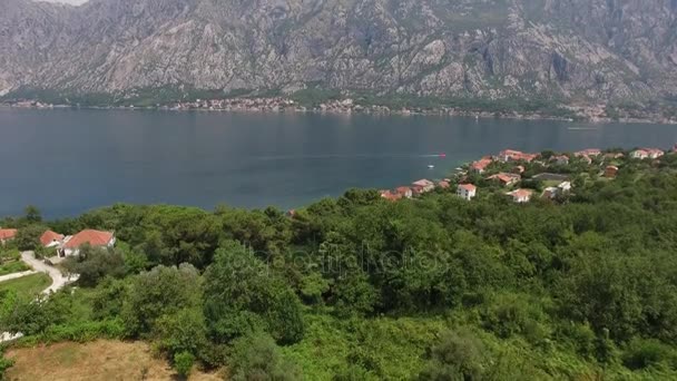 Terrenos en venta en Montenegro. Hotel junto al mar. La ciudad de Prcan — Vídeos de Stock