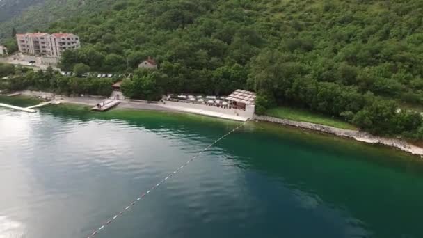 Matrimonio al molo nella baia di Kotor. Matrimonio in Montenegro . — Video Stock