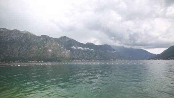 Kotor Bay i Montenegro. Berg och raviner, havet. — Stockvideo