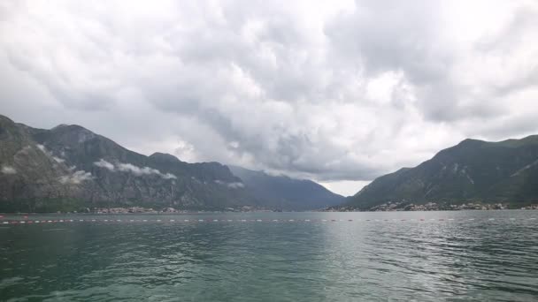 Kotor Bay i Montenegro. Berg och raviner, havet. — Stockvideo