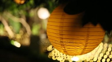 Yuvarlak kağıt fenerler. Düğün süslemeleri