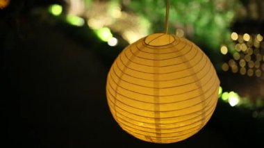 Yuvarlak kağıt fenerler. Düğün süslemeleri