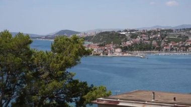 Split, Hırvatistan kıyıları. Otel terasından görüntülemek