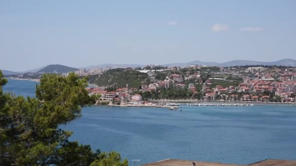 A costa de Split, Croácia. Vista do terraço do hotel — Vídeo de Stock