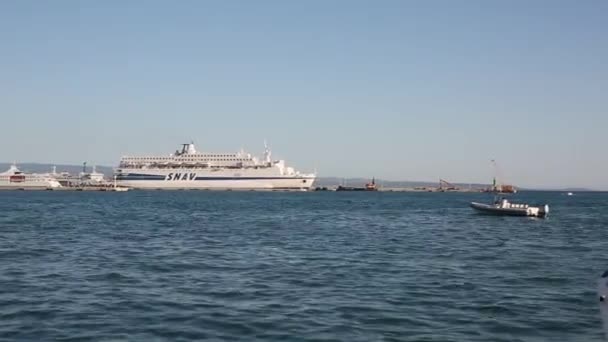 Huge cruise liners are moored at the pier in Split — Stock Video