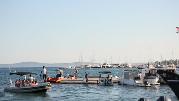 Barcos en un muelle en Split — Vídeos de Stock