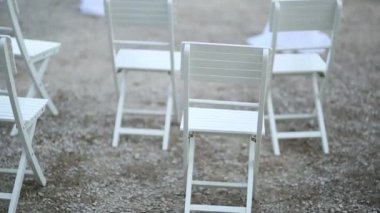 Uyanık bölme, Cro bir dağın üzerinden düğün töreni