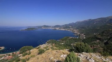 Sveti Stefan, dağdan görüntüleyin. Karadağ