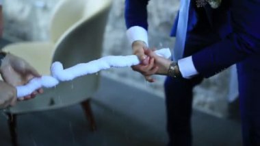 Ceketler erkeklerde bir havlu twist. Rus weddin, yarışmalar düğün