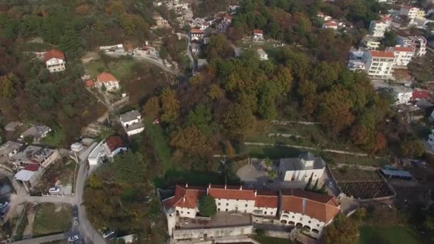 Монастырь Подмейн, Черногория, Будва, Адриатическое море — стоковое видео