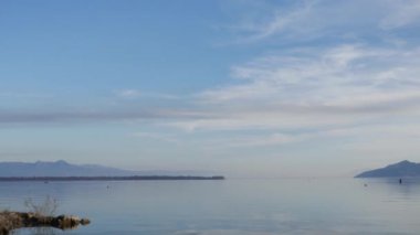 İşkodra Gölü Karadağ. En büyük tatlı su Gölü ba